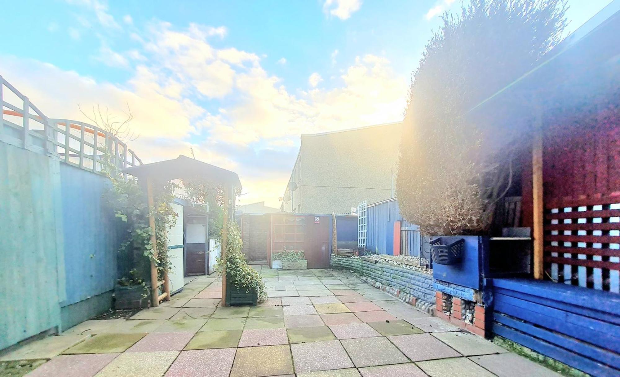 Cosy Luxurious 3 Bedroom House, Free Parking, Free Wifi, Private Garden, Free Netflix Havering Екстериор снимка